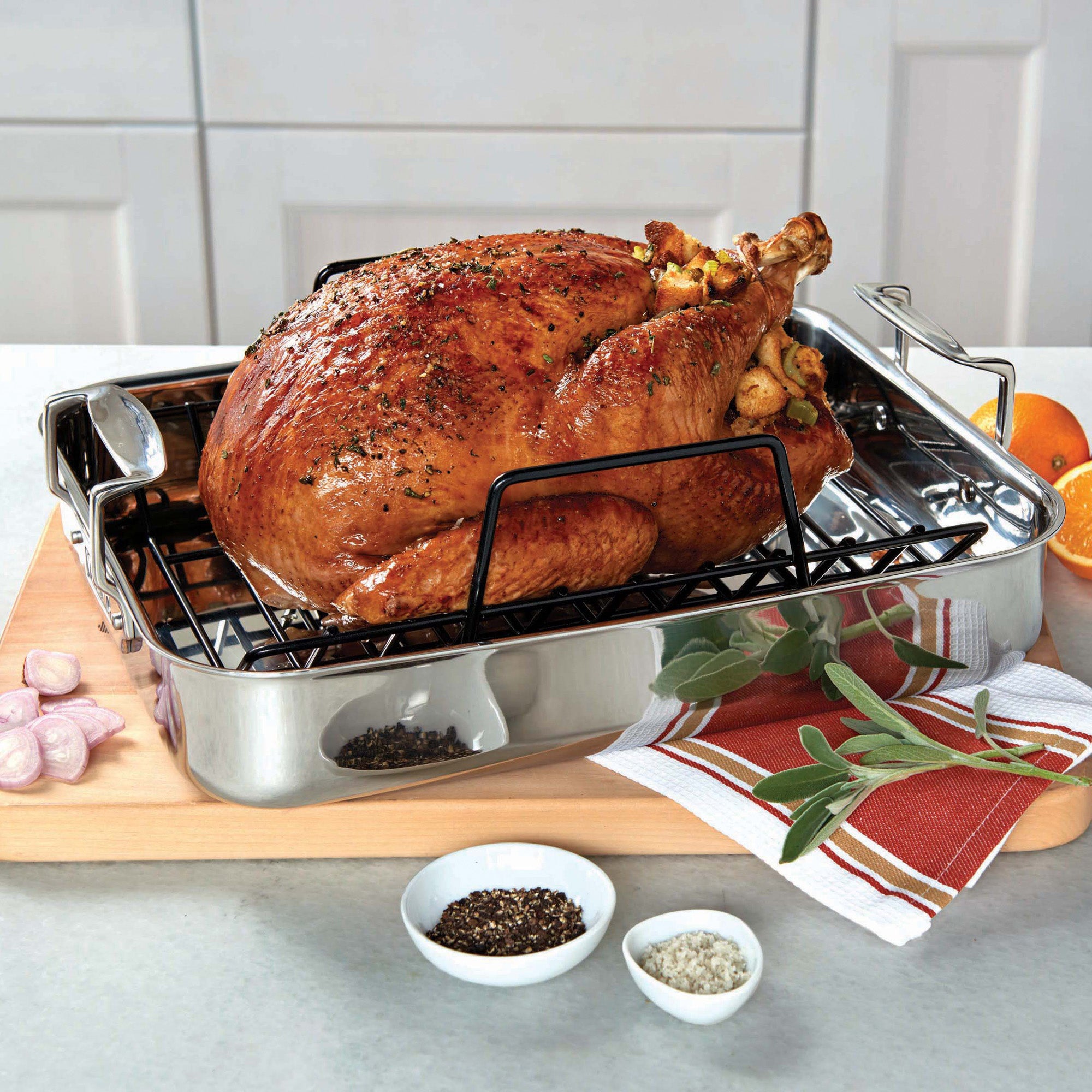 Viking 3-Ply Stainless Steel 16-inch Roaster with Rack, Mirror Finish